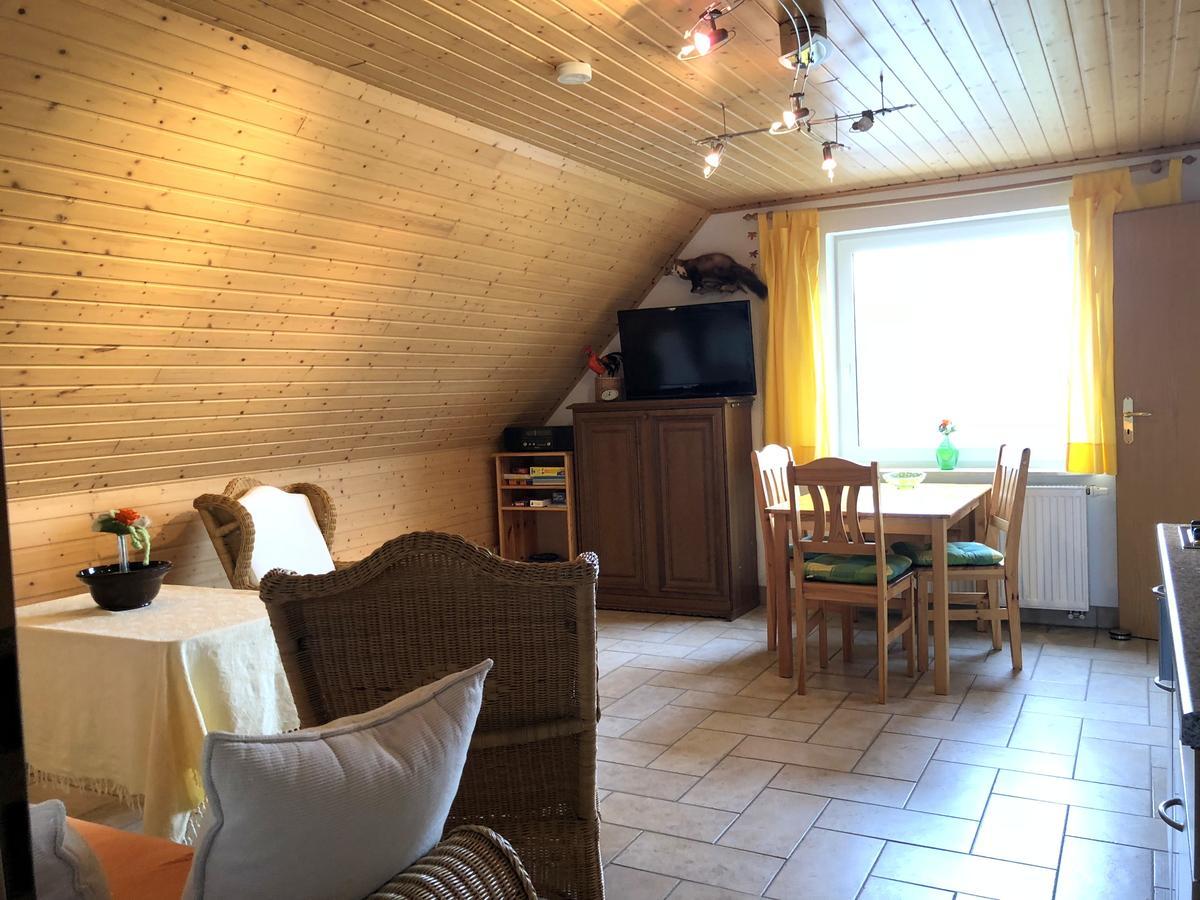 Ferienwohnung Mit Garten Wieck Bagian luar foto