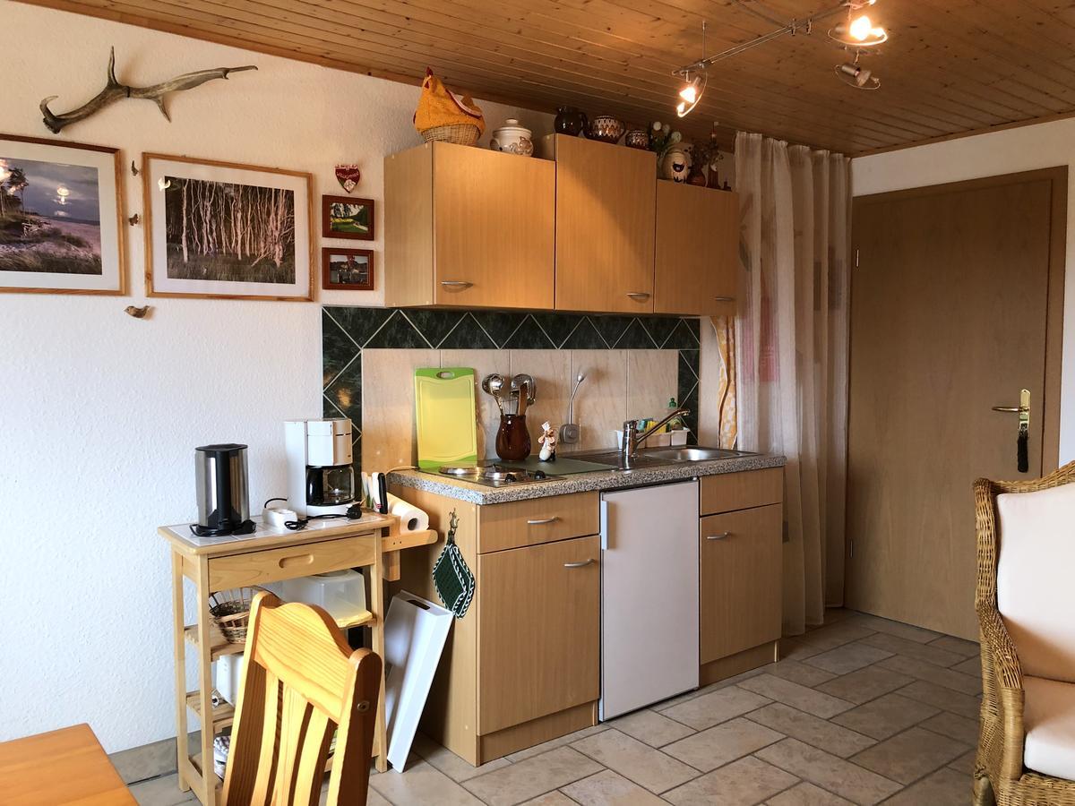 Ferienwohnung Mit Garten Wieck Bagian luar foto